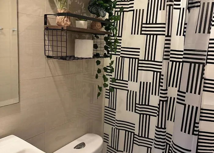 Luxurious Viceroy Walk To Venice Grand Canal Apartment Manila